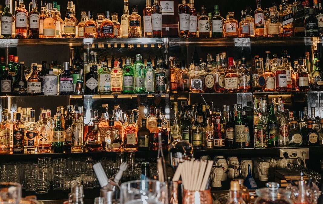 Craft the Perfect Bar Crawl Route: A Local’s Guide to Themed Neighborhood Hopping in Boston, MA